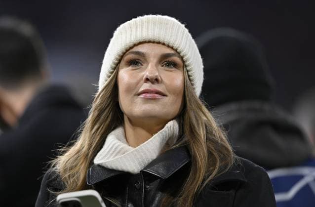 TV Presenter Laura Wontorra DAZN, portrait, cap, smiles, Alliance Arena, Munich, Bavaria, Germany, Europe Copyright: imageBROKER MichaelxWeber iblimw10487457.jpg
