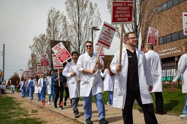 Detroit, Michigan USA, 18 April 2024, Doctors in the emergency room at Ascension St. John Hospital began a one-day strike to protest understaffing and unsafe conditions. The emergency room is operated by Team Health, which is owned by the private equity firm Blackstone. The 43 emergency doctors, physician assistants, and nurse practitioners organized the Greater Deroit Association of Emergency Physicians nearly a year ago *** Detroit, Michigan USA, 18 April 2024, Doctors in The EMERGENCY Room AT Ascension St John Hospital began a One Day Strike to Protest understaffing and Unsafe Conditions The EMERGENCY Room IS Operated by Team Health, Which IS Owned by The Private Equity Firm Blackstone The 43 EMERGENCY doctors, physician assistant Copyright: imageBROKER JimxWest ibljiw10486984.jpg