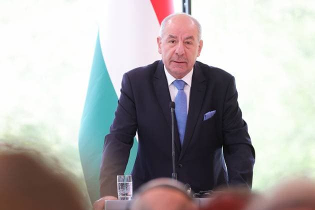 Presidents of Austria, Hungary, Croatia and Italy visit Slovenia - 22 Apr 2024 President of Hungary Tamas Sulyok speaks at a press conference during the meeting of presidents of neighbouring countries in Brdo pri Kranju. Presidents of Croatia, Austria, Hungary and Italy visited Slovenia to commemorate Slovenia’s 20th anniversary of membership in the EU and talk discuss EU enlargement, the importance of open borders and European election turnout. Kranj Slovenia Copyright: xLukaxDakskoblerx xSOPAxImagesx LUDAKS_PRE-041