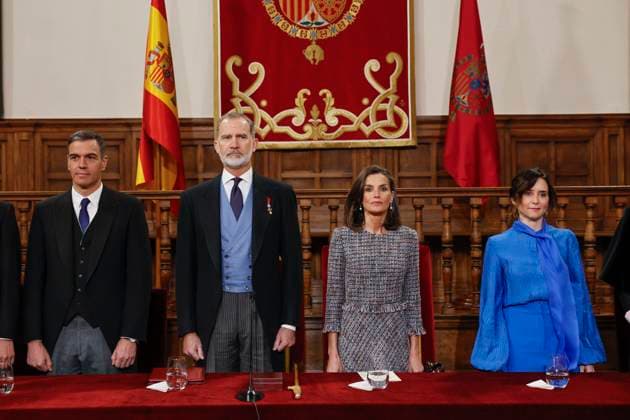 Entertainment Bilder des Tages Spain s King Felipe VI (2l), Queen Letizia ( R), Prime Minister Pero Sanchez (L) and Madrid s regional President, Isabel Diaz Ayuso (R), attend the 2023 Cervantes Award held in Alcala de Henares, Madrid, Spain, 23 April 2024. Spanish writer Luis Mateo Diez has been awarded with the 2023 Cervantes Award. 2023 Cervantes Award !ACHTUNG: NUR REDAKTIONELLE NUTZUNG!  Copyright: xBallesterosx GRAF5419 20240423-55013400796_1