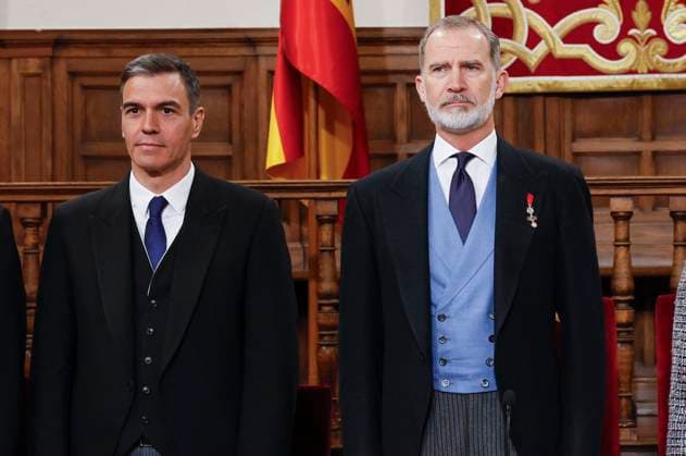 Spain s King Felipe VI (R) and Prime Minister Pero Sanchez (L) attend the 2023 Cervantes Award held in Alcala de Henares, Madrid, Spain, 23 April 2024. Spanish writer Luis Mateo Diez has been awarded with the 2023 Cervantes Award. 2023 Cervantes Award !ACHTUNG: NUR REDAKTIONELLE NUTZUNG!  Copyright: xBallesterosx GRAF5433 20240423-55013400868_1