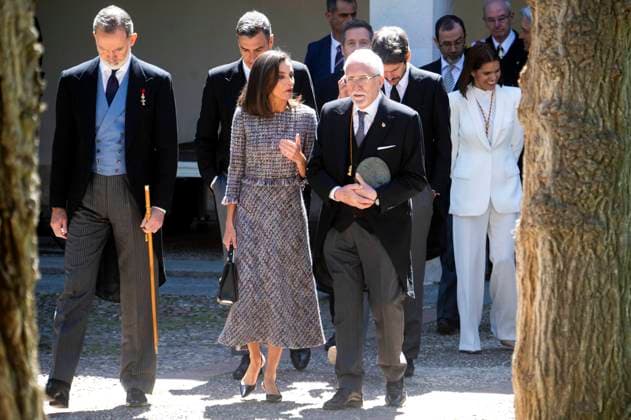 King Felipe VI of Spain, Queen Letizia of Spain and Luis Mateo Diez at the presentation of the Premio Miguel de Cervantes for Literature to Luis Mateo Diez at the Universidad de Alcala Alcala de Henares, 23 04 2024 Foto:xDyDxFotografosx xFuturexImagex cervantes_4422