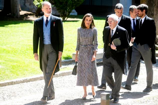 King Felipe VI of Spain, Queen Letizia of Spain and Luis Mateo Diez at the presentation of the Premio Miguel de Cervantes for Literature to Luis Mateo Diez at the Universidad de Alcala Alcala de Henares, 23 04 2024 Foto:xDyDxFotografosx xFuturexImagex cervantes_4424