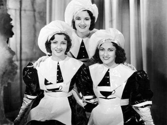 Archivbilder der Woche KW17 The Boswell Sisters, Martha, Vet, Connee, Publicity Portrait for the Film, Moulin Rouge , Fox, 1934  Copyright: xABxArchivex jtv005777