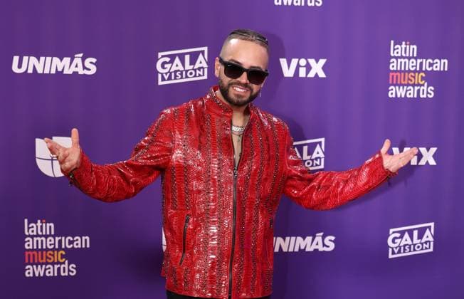 Venezuelan singer Nacho poses on the red carpet at the ninth edition of the Latin American Music Awards held this Thursday at the MGM Grand. Garden Arena in Las Vegas, Nevada, USA, 25 April 2024. Red carpet of the Latin American Music Awards !ACHTUNG: NUR REDAKTIONELLE NUTZUNG!  Copyright: xRondaxChurchillx USA4498 20240426-55013425414_1