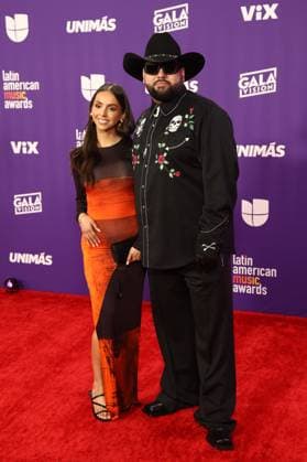 (L-R) Michelle Mendoza and Deorro arrive for the 2024 Latin American Music Awards at the Grand Garden Arena at MGM Resort and Casino in Las Vegas, Nevada on Thursday, April 25, 2024.  LAV20240425121 JAMESxATOA