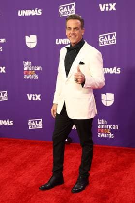 Carlos Ponce arrives for the 2024 Latin American Music Awards at the Grand Garden Arena at MGM Resort and Casino in Las Vegas, Nevada on Thursday, April 25, 2024.  LAV20240425079 JAMESxATOA