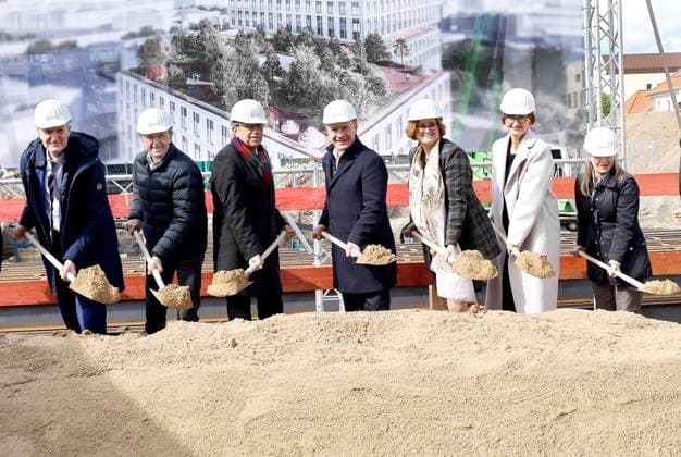 Bilder des Jahres 2024, News 04 April News Themen der Woche KW17 Prof. Dr. Volkmar Falk, Prof. Dr. Hans Maier, Dr. Ina Czyborra, Prof. Dr. Heyo K. Kroemer, Kai Wegner, Bettina Stark - Watzinger, Asttrid Lurati beim Spatenstich für den Neubau des Deutschen Herzzentrums cer Charite ind Berlin. *** Prof Dr Volkmar Falk, Prof Dr Hans Maier, Dr Ina Czyborra, Prof Dr Heyo K Kroemer, Kai Wegner, Bettina Stark Watzinger, Asttrid Lurati at the groundbreaking ceremony for the new building of the German Heart Center cer Charite ind Berlin