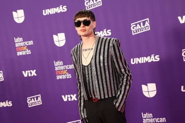 Peso Pluma arrives for the 2024 Latin American Music Awards at the Grand Garden Arena at MGM Resort and Casino in Las Vegas, Nevada on Thursday, April 25, 2024.  LAV20240425171 JAMESxATOA