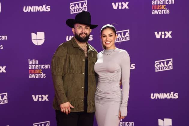 (L-R) Carin León and Meylin Zuniga arrive for the 2024 Latin American Music Awards at the Grand Garden Arena at MGM Resort and Casino in Las Vegas, Nevada on Thursday, April 25, 2024.  LAV20240425150 JAMESxATOA