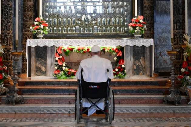 News Themen der Woche KW17 News Bilder des Tages **NO LIBRI** Italy, Venezia, 2024 4 28 . Pope Francis During the Veneration of the Relics of St. Mark s, Venice, Italy, Photograph by Vatican Media Catholic Press Photo s. RESTRICTED TO EDITORIAL USE - NO MARKETING - NO ADVERTISING CAMPAIGNS.  Copyright: xVATICANxMEDIAx xipa-agency.netx xVaticanxMediax IPA_Agency_IPA45543911