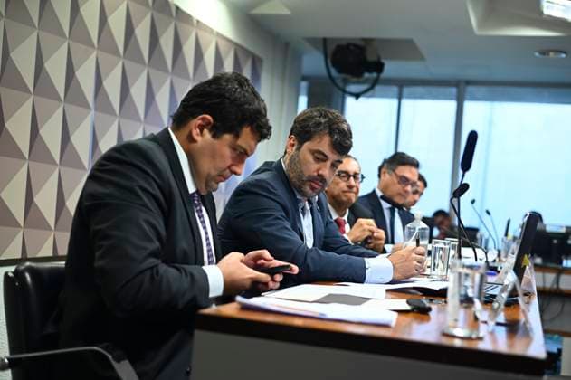 BRASÍLIA, DF - 29.04.2024: CPI DAS APOSTAS ESPORTIVAS - This Monday (29) the CPI for the Manipulation of Games and Sports Betting hears the testimony of CPF representatives Eduardo Gussem, CBF Integrity Officer and Julio Avellar CBF Competitions Director. x2530327x  TonxMolina