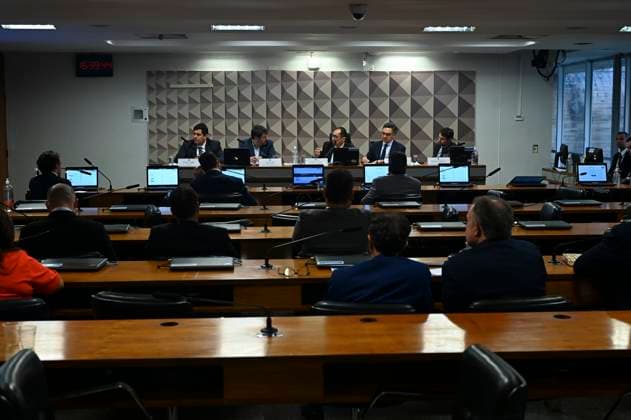BRASÍLIA, DF - 29.04.2024: CPI DAS APOSTAS ESPORTIVAS - This Monday (29) the CPI for the Manipulation of Games and Sports Betting hears the testimony of CPF representatives Eduardo Gussem, CBF Integrity Officer and Julio Avellar CBF Competitions Director. x2530356x  TonxMolina