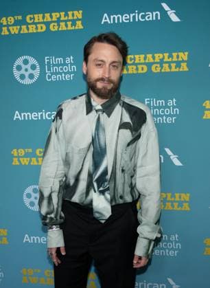 Kieran Culkin arrives on the red carpet at the 49th Chaplin Award Honoring Jeff Bridges at Lincoln Center on April 29, 2024 in New York City.  NYP20240429708 SerenaxXuxNing