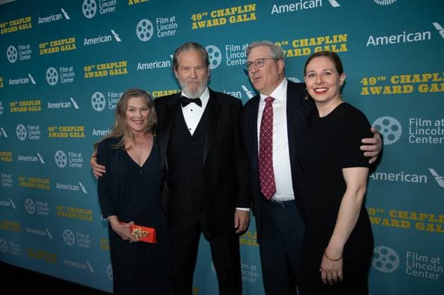Susan Geston, Jeff Bridges, Peter Sobliloff and Christina Tepper arrive on the red carpet at the 49th Chaplin Award Honoring Jeff Bridges at Lincoln Center on April 29, 2024 in New York City.  NYP20240429722 SerenaxXuxNing