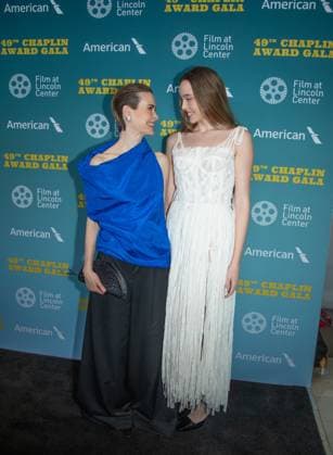 Sarah Paulson and Ella Beatty arrive on the red carpet at the 49th Chaplin Award Honoring Jeff Bridges at Lincoln Center on April 29, 2024 in New York City.  NYP20240429720 SerenaxXuxNing