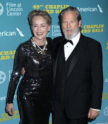 April 29, 2024, New York, New York, USA: Actors SHARON STONE and JEFF BRIDGES seen at the 49th Chaplin Award Gala Honoring Jeff Bridges held at Alice Tully Hall. New York USA - ZUMAk03_ 20240429_zaf_k03_147 Copyright: xNancyxKaszermanx