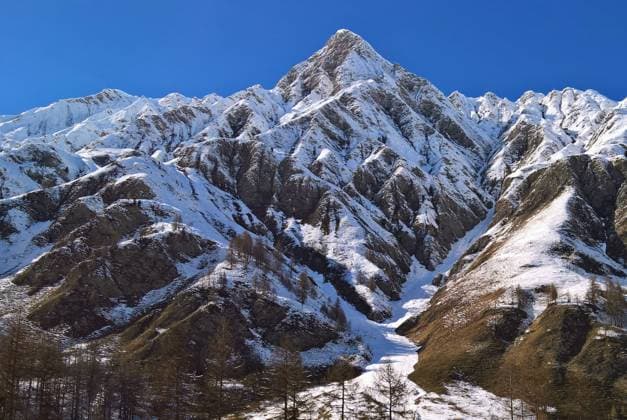 Samnaun in der Schweiz ist eine politische Gemeinde in der Region Engiadina Bassa - Val Müstair, am östlichen Nordrand des Schweizer Kantons Graubünden. Die Gemeinde besteht aus den fünf Fraktionen Compatsch, Laret, Plan, Ravaisch und Samnaun. Samnaun ist schweizerisches Zollausschlussgebiet. Foto: Alpenpanorama bzw Bergpanorama *** Samnaun in Switzerland is a political municipality in the Engiadina Bassa Val Müstair region, on the eastern northern edge of the Swiss canton of Graubünden The municipality consists of the five fractions Compatsch, Laret, Plan, Ravaisch and Samnaun Samnaun is a Swiss customs exclusion zone Photo Alpine panorama or mountain panorama