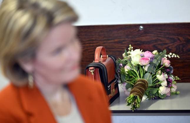 The handbag of Queen Mathilde of Belgium pictured during a visit to the music academy in Anderlecht, Brussels on Friday 03 May 2024.  ERICxLALMAND 91999592