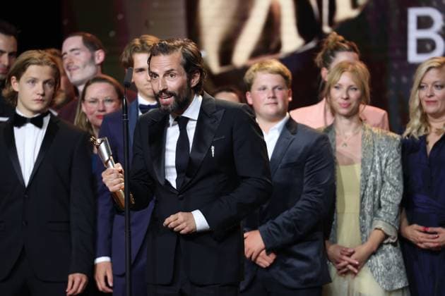 German Film Award 2024 MOST WATCHED FILM 3 question marks at the Lola German Film Award 2024 ceremony at the Theater am Potsdamer Platz in Berlin 03 05 2024 Copyright: xEventpressx