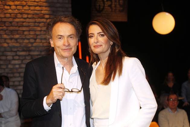 Entertainment Themen der Woche KW18 Entertainment Bilder des Tages Giovanni di Lorenzo und Linda Zervakis bei der 3 nach 9 (ARD) Talk Show am 3.05.2024 in Bremen 3 nach 9 Talkshow am 3.05.2024 in Bremen *** Giovanni di Lorenzo and Linda Zervakis at the 3 nach 9 ARD talk show on 3 05 2024 in Bremen 3 nach 9 talk show on 3 05 2024 in Bremen 