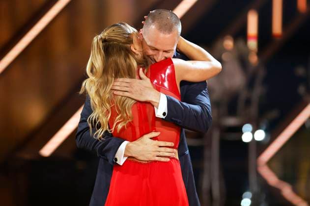 Lulu Lewe mit Ehemann Bastian Scheibe in der neunten Live-Show der 17. Staffel der RTL-Tanzshow Let s Dance im MMC Coloneum. Köln, 03.05.2024 *** Lulu Lewe with husband Bastian Scheibe in the ninth live show of the 17th season of the RTL dance show Let s Dance at the MMC Coloneum Cologne, 03 05 2024 Foto:xM.xKremerx xFuturexImagex lets_dance0305_4560