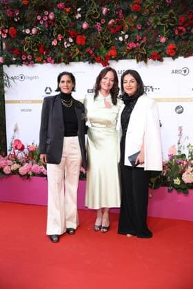 Award German Film Award 2024 Tülin Tekkal, Natalia Wörner and Düzen Tekkal at the German Film Award 2024 at the Theater am Potsdamer Platz on 03 05 2024 in Berlin Copyright: xEventpressxKochanx