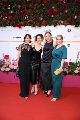 German Film Award 2024 Wanda Perdelwitz, Jeannine Michaelsen and Jasmin Schwiers at the German Film Award 2024 at the Theater am Potsdamer Platz on 03 05 2024 in Berlin Copyright: xEventpressxKochanx