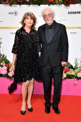 Günther Maria Halmer with wife Claudia Halmer at the 74th German Film Awards 2024 ceremony at the Theater am Potsdamer Platz Berlin, 03 05 2024 Foto:xN.xKubelkax xFuturexImagex filmpreis2024_4065