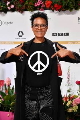 Mo Asumang at the 74th German Film Awards 2024 ceremony at the Theater am Potsdamer Platz Berlin, 03 05 2024 Foto:xN.xKubelkax xFuturexImagex filmpreis2024_4105