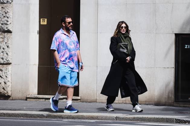 Entertainment Themen der Woche KW18 Entertainment Bilder des Tages Milan, Celebrity Sightings - Adam Sandler and Jackie Sandler go shopping in Via Monte Napoleone during a day off from set. In the photo: Adam Sandler and Jackie Sandler walk through the streets of the center on a day off from filming  Copyright: xAlessandroxBremecx xipa-agency.nx xx IPA_Agency_IPA45754505