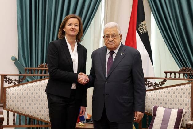 News Themen der Woche KW18 News Bilder des Tages Palestinian President Mahmoud Abbas (Abu Mazen) meets with the Minister of Foreign Affairs of Slovenia Palestinian President Mahmoud Abbas (Abu Mazen) meets with the Minister of Foreign Affairs of Slovenia, Tanja Fajon, in Ramallah, on May 05, 2024. Photo by Thaer Ganaim apaimages Ramallah West Bank Palestinian Territory 050524_Ramallah_PPO_00(1) Copyright: xapaimagesxThaerxGanaimx xapaimagesx