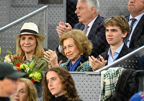 Royal Attend Mutua Open Final - Madrid Infanta Elena, Queen Sofia and Miguel Urdangarin attend the final of the Mutua Madrid Open tournament being held at the Caja Magica between Canadian Felix Auger Aliassime and Russian Andrei Rublev, on May 5, 2024, in Madrid (Spain). Photo by Francisco Guerra Europa Press ABACAPRESS.COM Madrid Spain  Copyright: xEuropaxPress ABACAx