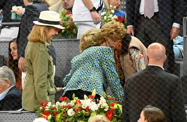 Royal Attend Mutua Open Final - Madrid Infanta Elena and Queen Sofia greet Piru Urquijo during the final of the Mutua Madrid Open tournament being held at the Caja Magica between Canadian Felix Auger Aliassime and Russian Andrei Rublev, on May 5, 2024, in Madrid (Spain). Photo by Francisco Guerra Europa Press ABACAPRESS.COM Madrid Spain  Copyright: xEuropaxPress ABACAx