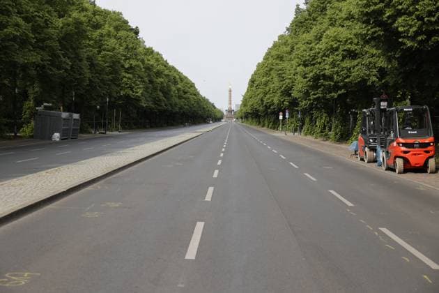Germany, Berlin, construction of the Fan Mile, Straße des 17 Juni closed for almost three months