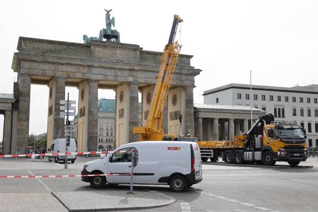 Germany, Berlin, construction of the Fan Mile, Straße des 17 Juni closed for almost three months