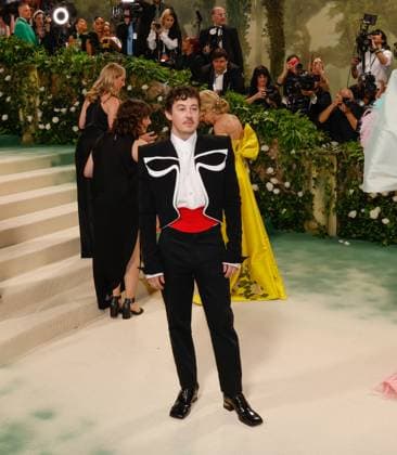 Alex Sharp arrives on the red carpet at the 2024 Met Gala celebrating Sleeping Beauties: Reawakening Fashion at The Metropolitan Museum of Art on Monday, May 6, 2024 in New York City.  NYP20240506154 JOHNxANGELILLO