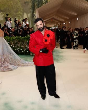 Morgan Spector arrives on the red carpet at the 2024 Met Gala celebrating Sleeping Beauties: Reawakening Fashion at The Metropolitan Museum of Art on Monday, May 6, 2024 in New York City.  NYP20240506164 JOHNxANGELILLO