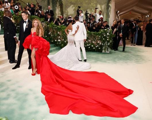 Shakira arrives on the red carpet at the 2024 Met Gala celebrating Sleeping Beauties: Reawakening Fashion at The Metropolitan Museum of Art on Monday, May 6, 2024 in New York City.  NYP20240506355 JOHNxANGELILLO
