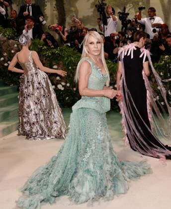 Donatella Versace arrives on the red carpet at the 2024 Met Gala celebrating Sleeping Beauties: Reawakening Fashion at The Metropolitan Museum of Art on Monday, May 6, 2024 in New York City.  NYP20240506300 JOHNxANGELILLO