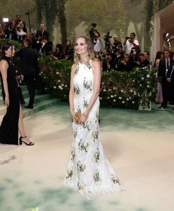 Lauren Santo Domingo arrives on the red carpet at the 2024 Met Gala celebrating Sleeping Beauties: Reawakening Fashion at The Metropolitan Museum of Art on Monday, May 6, 2024 in New York City.  NYP20240506259 JOHNxANGELILLO