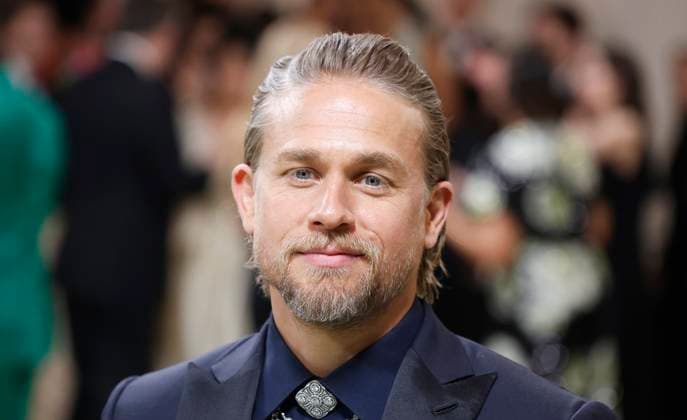 Charlie Hunnam arrives on the red carpet at the 2024 Met Gala celebrating Sleeping Beauties: Reawakening Fashion at The Metropolitan Museum of Art on Monday, May 6, 2024 in New York City.  NYP20240506530 JOHNxANGELILLO