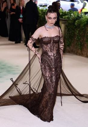 Metropolitan Museum Of Art Costume Institute Gala - NYC Guest attends the Met Gala 2024 Sleeping Beauties: Reawakening Fashion. at The Metropolitan Museum of Art in New York, NY on May 6, 2024. Photo by Charles Guerin ABACAPRESS.COM New York City NY United States  Copyright: xGuerinxCharles ABACAx