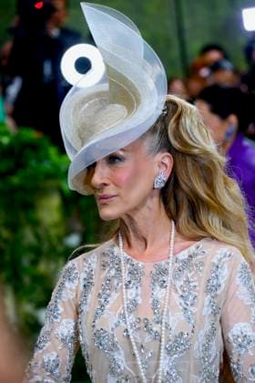 Metropolitan Museum Of Art Costume Institute Gala - NYC Sarah Jessica Parker attends the Met Gala 2024 Sleeping Beauties: Reawakening Fashion. at The Metropolitan Museum of Art in New York, NY on May 6, 2024. Photo by Charles Guerin ABACAPRESS.COM New York City NY United States  Copyright: xGuerinxCharles ABACAx