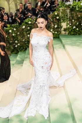 Celebrities attend the 2024 Met Gala Celebrating ?Sleeping Beauties: Reawakening Fashion? at The Metropolitan Museum of Art in New York City Featuring: Charli XCX Where: New York, United States When: 06 May 2024 Credit: Michael Stewart INSTARimages.com EDITORIAL USE ONLY. NOT FOR USE BY NEWSPAPERS BASED IN THE UK. Copyright: xMichaelxStewartx instar53713444