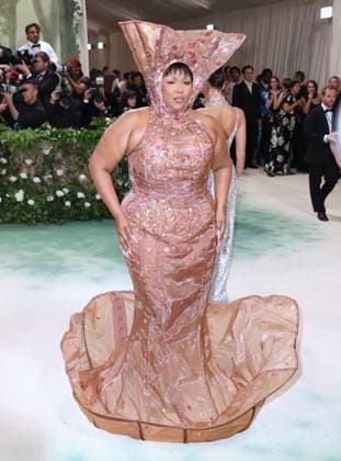 Metropolitan Museum Of Art Costume Institute Gala - NYC Lizzo attends the Met Gala 2024 Sleeping Beauties: Reawakening Fashion. at The Metropolitan Museum of Art in New York, NY on May 6, 2024. Photo by Charles Guerin ABACAPRESS.COM New York NY United States  Copyright: xGuerinxCharles ABACAx