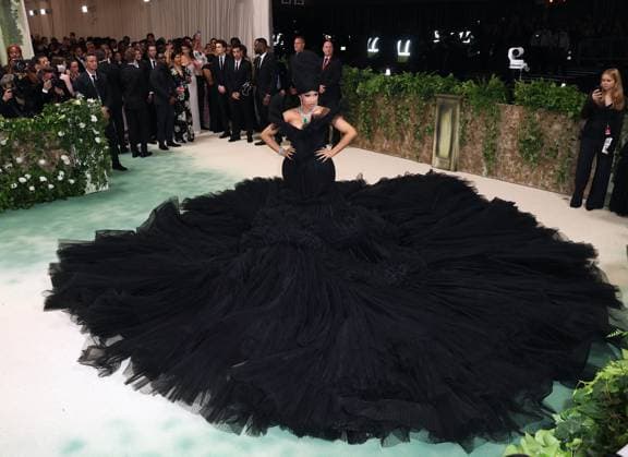 Metropolitan Museum Of Art Costume Institute Gala - NYC Cardi B attends the Met Gala 2024 Sleeping Beauties: Reawakening Fashion. at The Metropolitan Museum of Art in New York, NY on May 6, 2024. Photo by Charles Guerin ABACAPRESS.COM New York NY United States  Copyright: xGuerinxCharles ABACAx