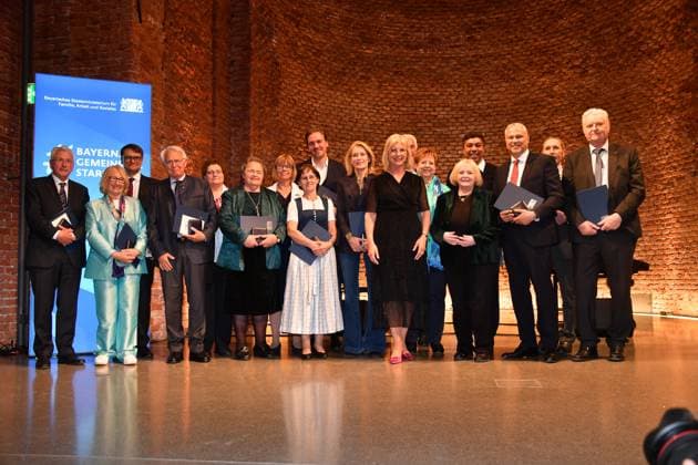 Group photo with all award winners Presentation of the Bavarian State Medal for Social Merit 2024 Heilige Hofkirche Munich 07 May 2024