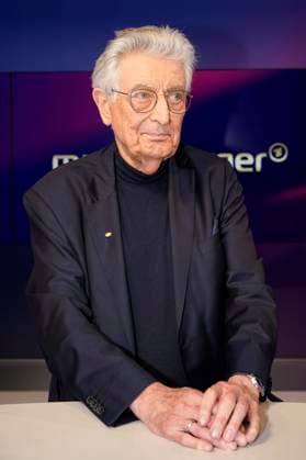 Gerhart Baum in der ARD-Talkshow maischberger im Studio Berlin Adlershof. Berlin, 08.05.2024 *** Gerhart Baum on the ARD talk show maischberger in Studio Berlin Adlershof Berlin, 08 05 2024 Foto:xT.xBartillax xFuturexImagex maischberger0805_4535