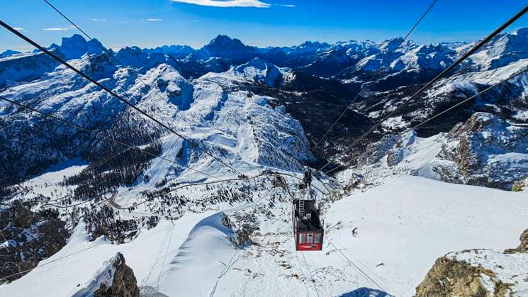Gondola at Mount Lagazuoi, Ampezzo Dolomites Natural Park, UNESCO World Heritage Site, Veneto, Dolomites, Italy, Europe Copyright: MichaelxRunkel 1184-11322